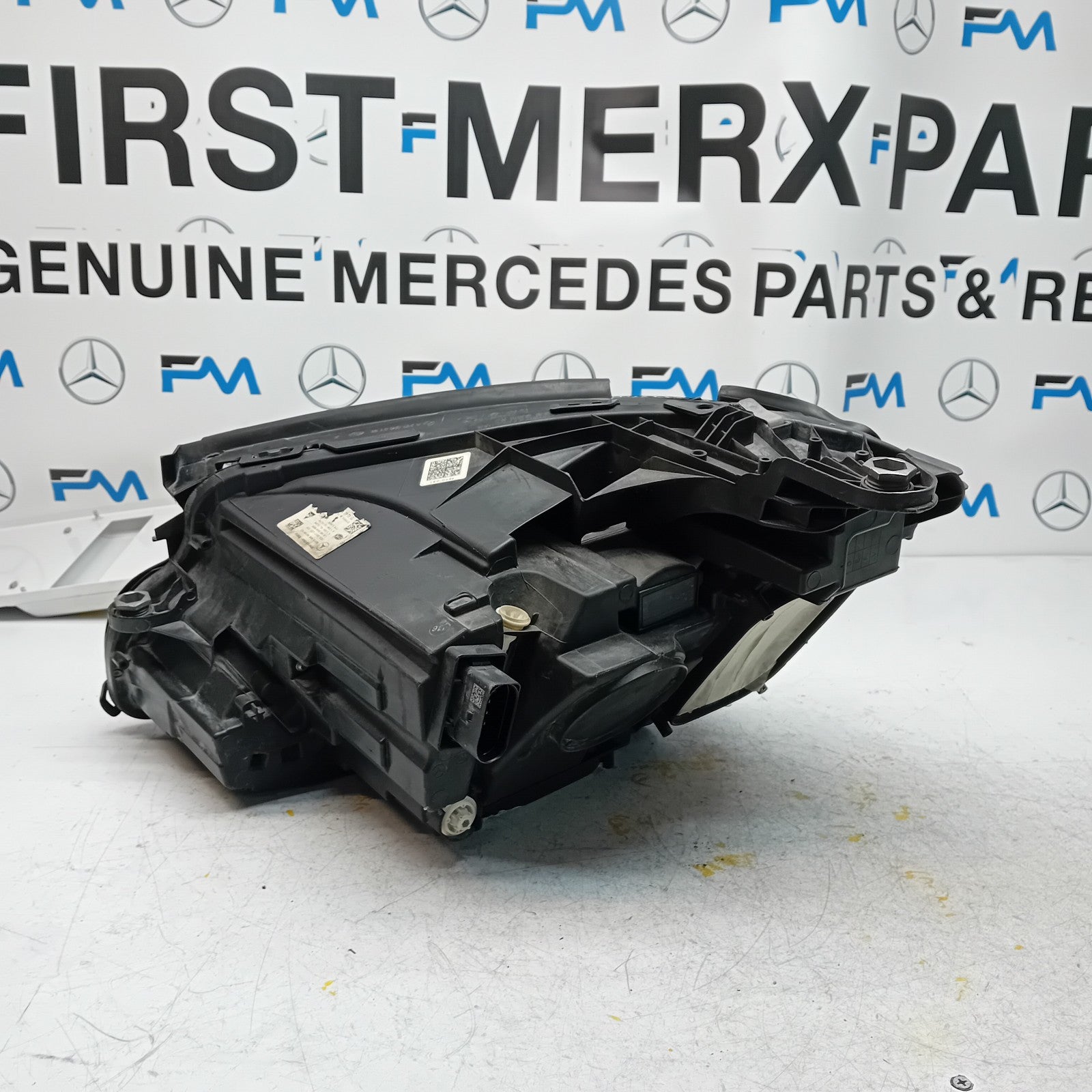 MERCEDES E-CLASS W213 HEADLIGHT DRIVER SIDE OS RIGHT A2129069608 2018 FMH177