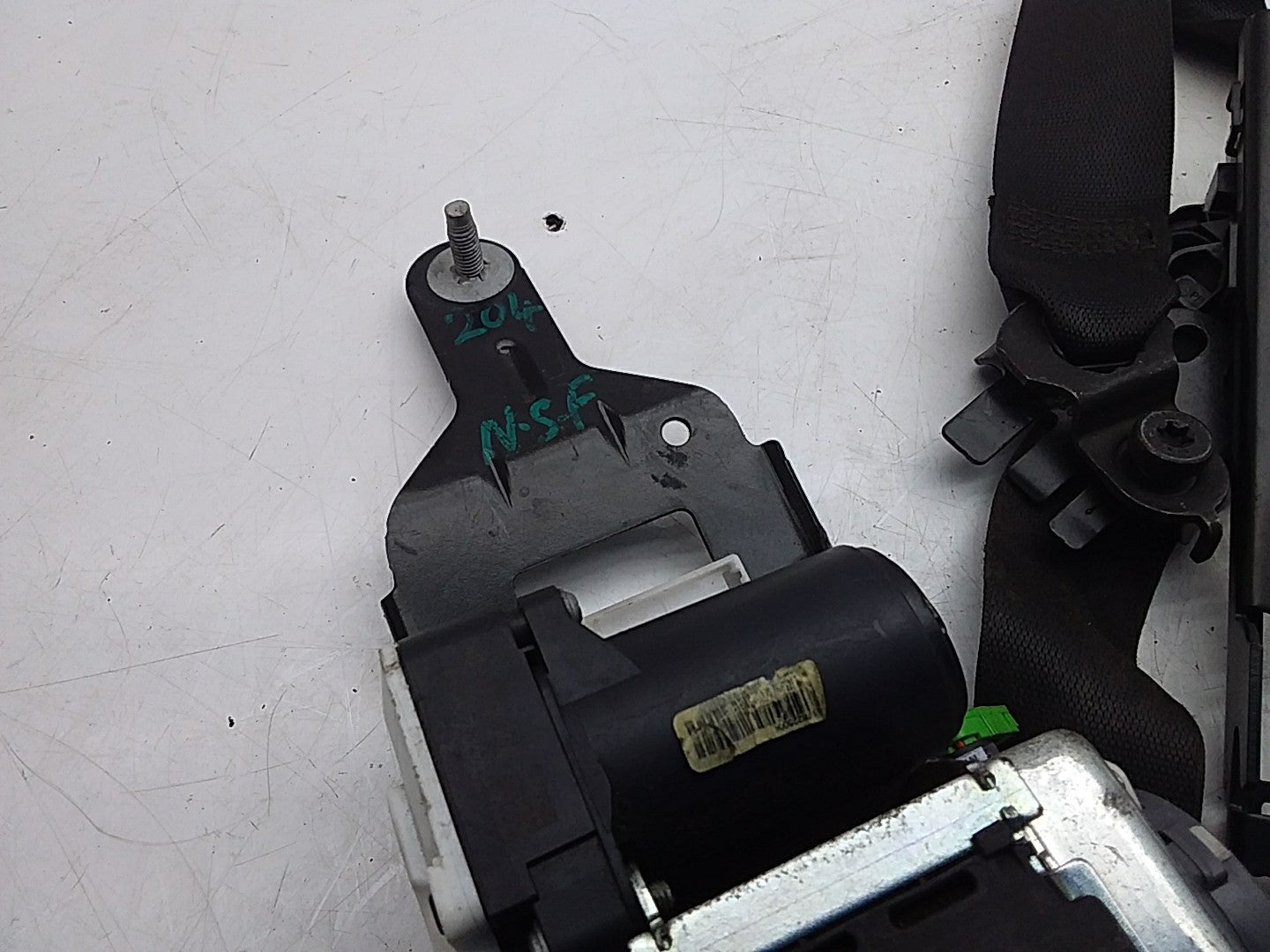 MERCEDES C-CLASS W204 SEAT BELT FRONT LEFT PASSENGER SIDE A2048680022 FMS204 NSF