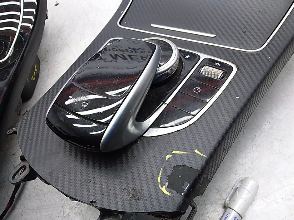 2014 ONWARDS MERCEDES C-CLASS W205 CENTRE  CONSOLE  A2054404713 FMK20 (DAMAGED)
