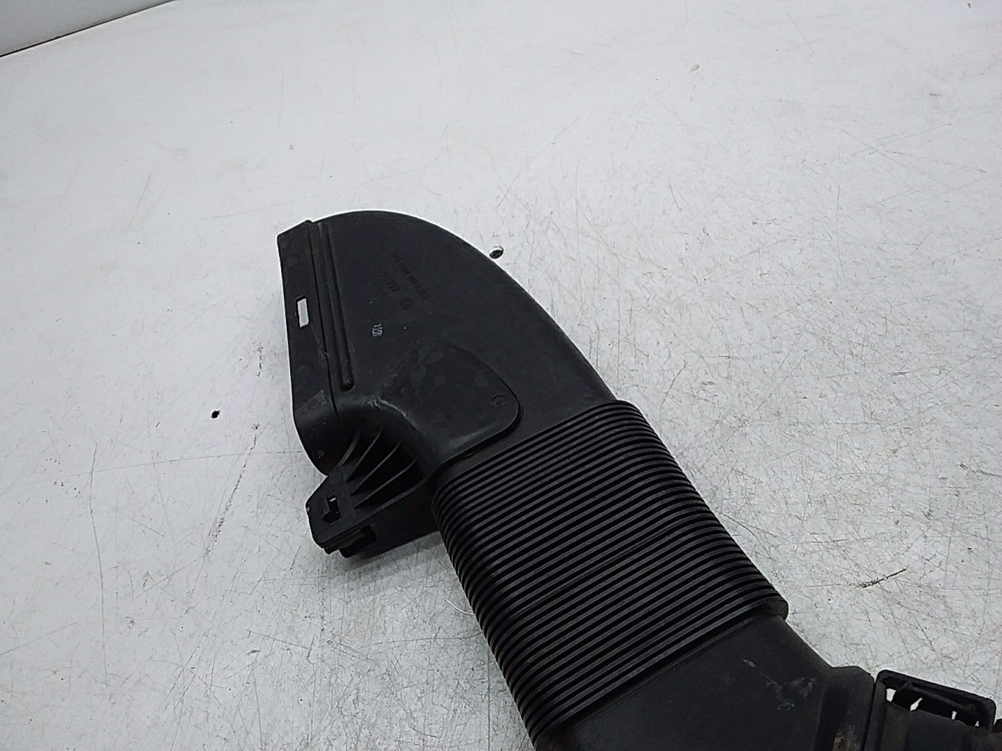 MERCEDES BENZ C-CLASS W205 AIR INTAKE TUBE A6510903242 FMI50 (DAMAGED)