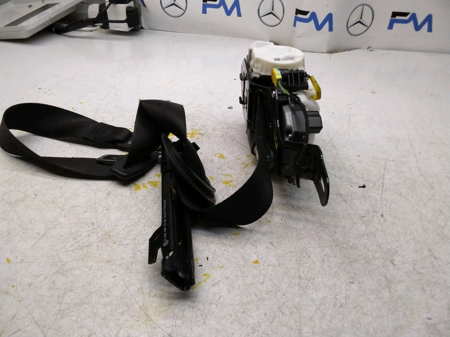MERCEDES E-CLASS W213 E220 FRONT RIGHT DRIVER SEATBELT A2138600701 FMS413 OSR