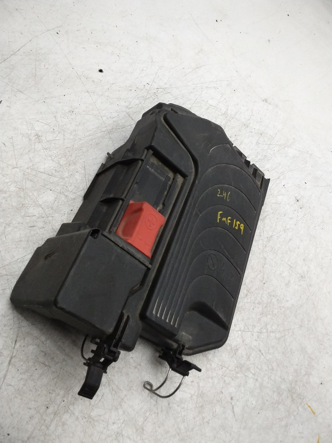 MERCEDES BENZ  B-CLASS  W246 FUSE RELAY JUNCTION BOX LID A2465400182  FMF159