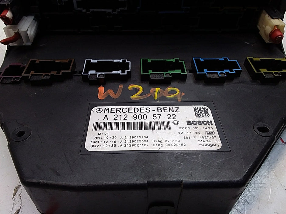 Mercedes E-CLASS W212 Fuse  Box RELAY A2129005722 FMF94