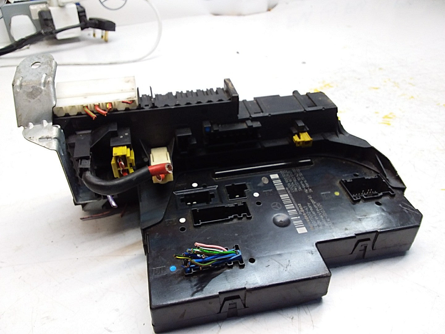 MERCEDES C-CLASS W204  FUSE  BOX RELAY A2049005003 FMF104