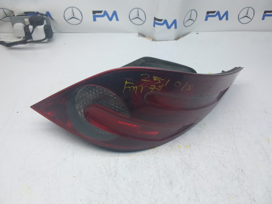 MERCEDES R-CLASS W251 REAR DRIVER O/S TAIL LIGHT FMT76