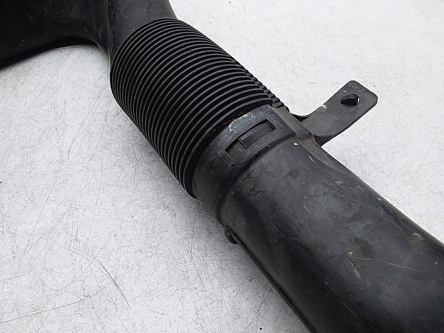 MERCEDES BENZ E-CLASS W212 AIR INTAKE TUBE A6510903437 FMI40