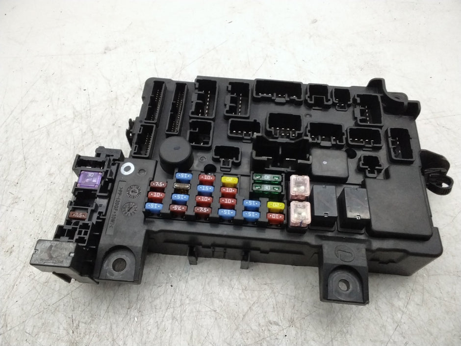 MITSUBISHI OUTLANDER FUSE RELAY  BOX  8637A869  FMF166