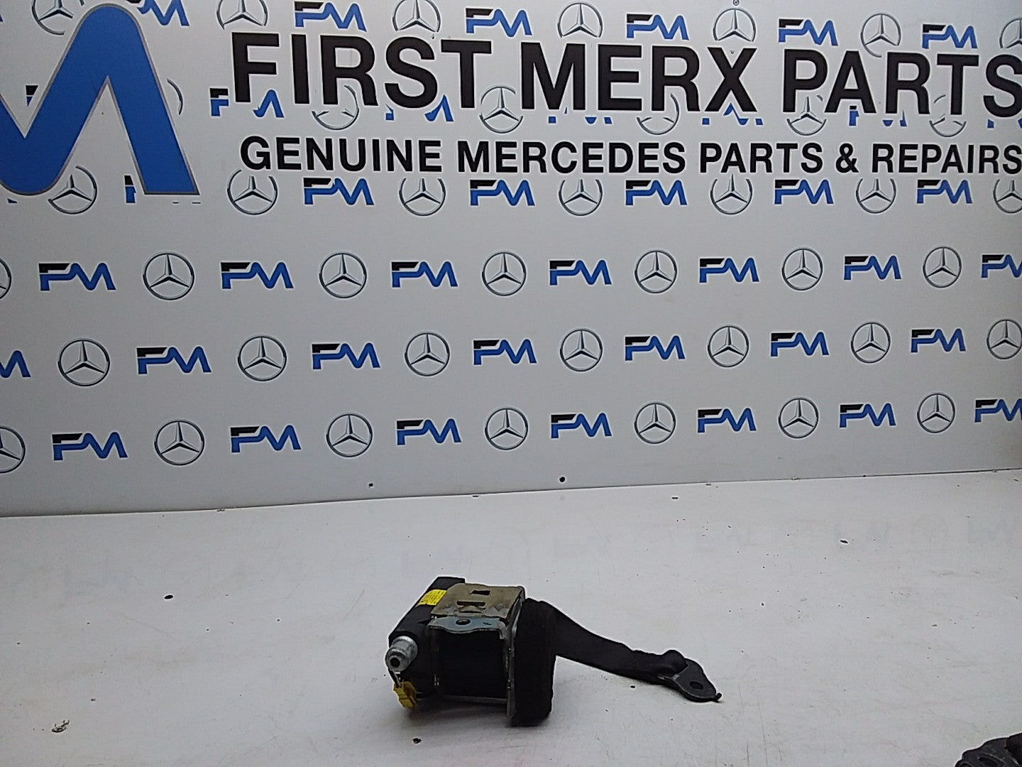 MERCEDES C-CLASS W204 SEAT BELT REAR  LEFT PASSENGER SIDE A2048600385 FMS205 NSR