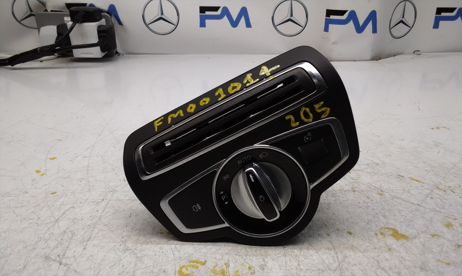 MERCEDES C-CLASS W205 HEADLIGHT CONTROL SWITCH 2014-2020 A2059056500 FM001014