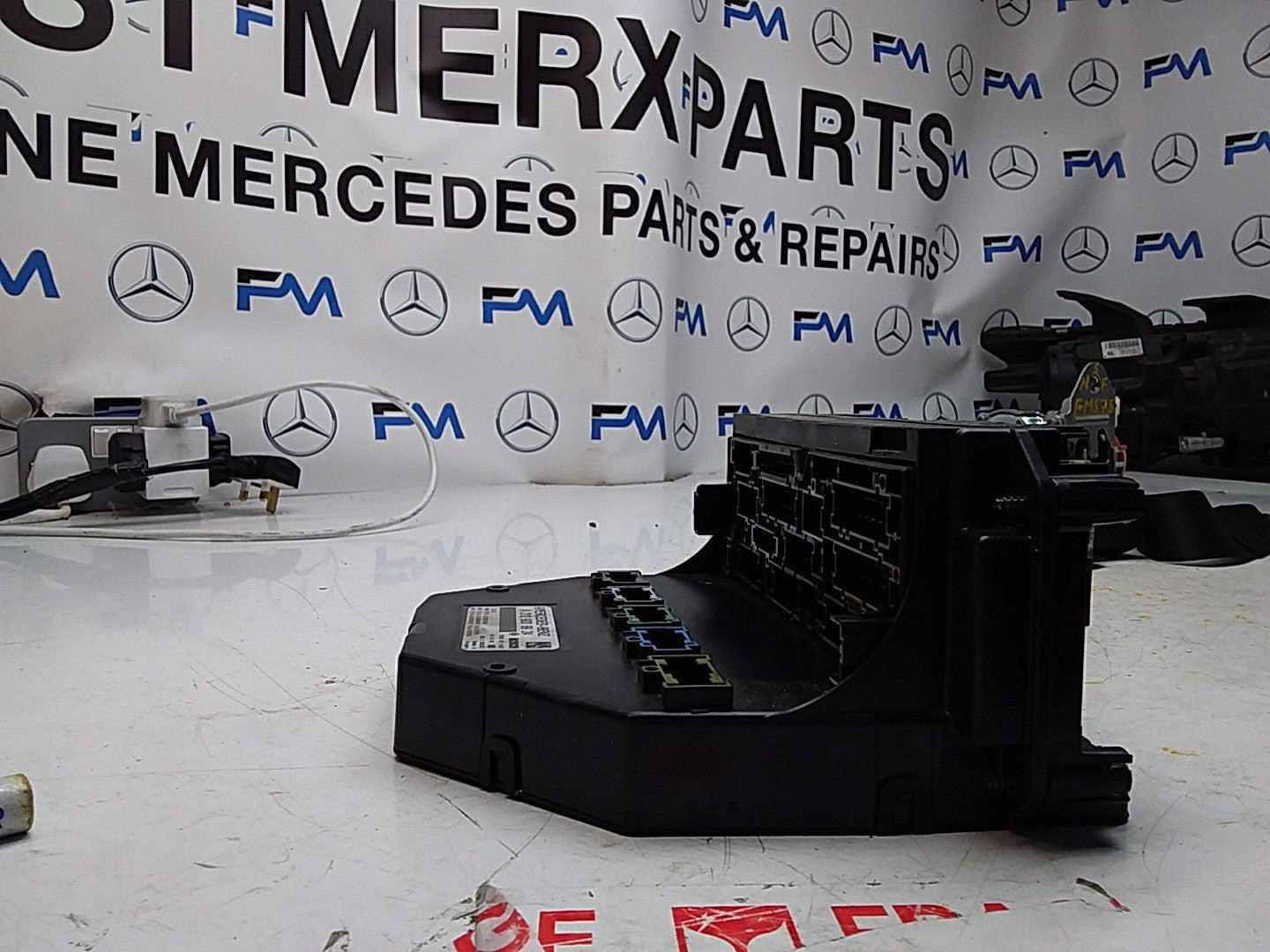 Mercedes E-CLASS W212 Fuse  Box RELAY A2129006924 FMF95