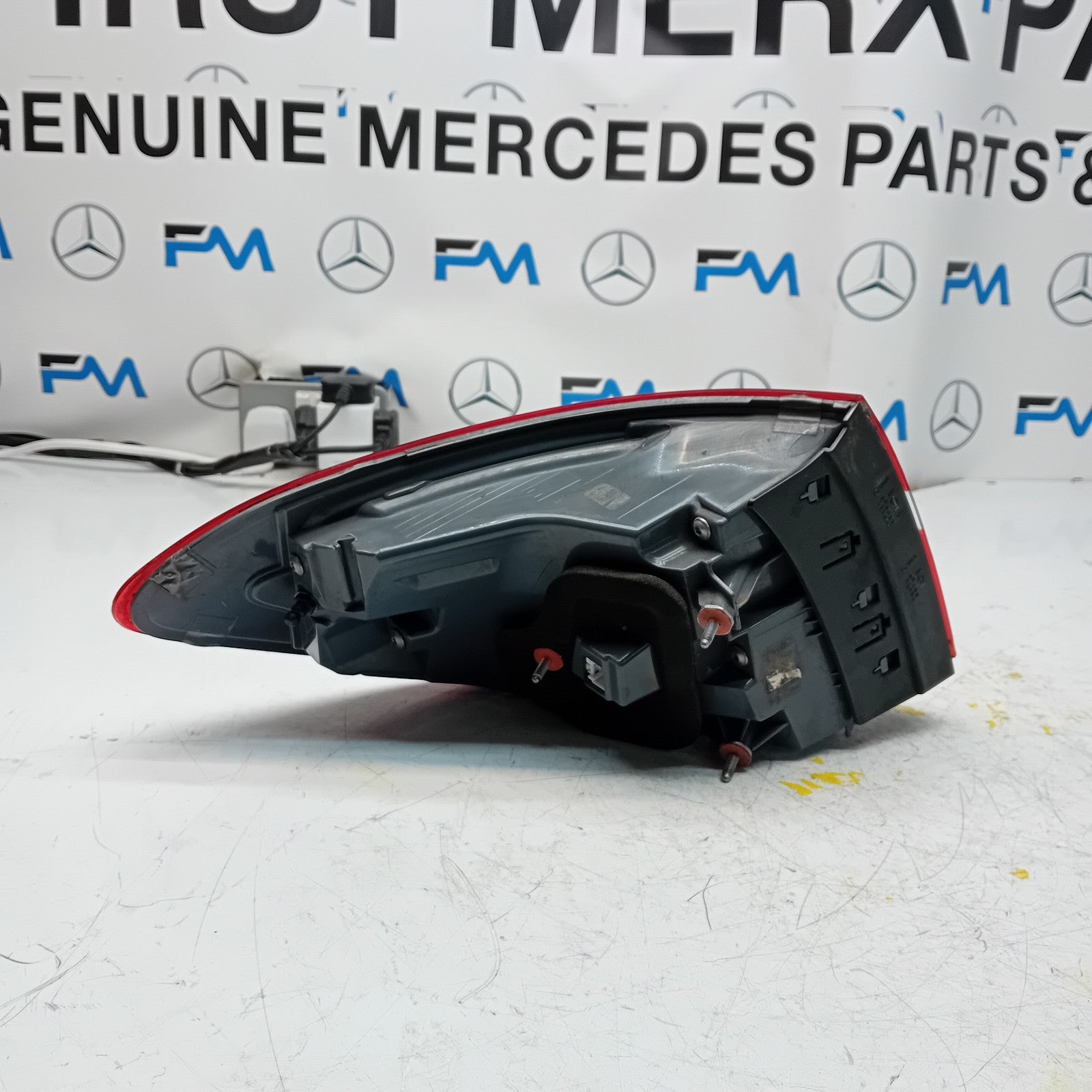 MERCEDES GLC W253 DRIVER SIDE OS REAR TAIL LIGHT 2016 Onwards FMT163