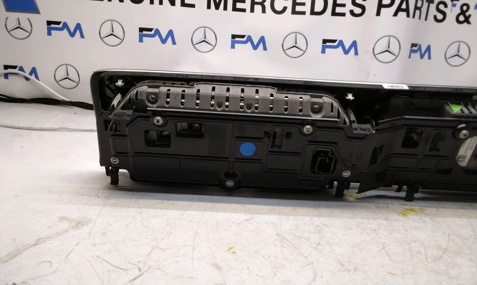 MERCEDES E-CLASS W213 DISPLAY SCREEN INSTRUMENT CLUSTER FM00736
