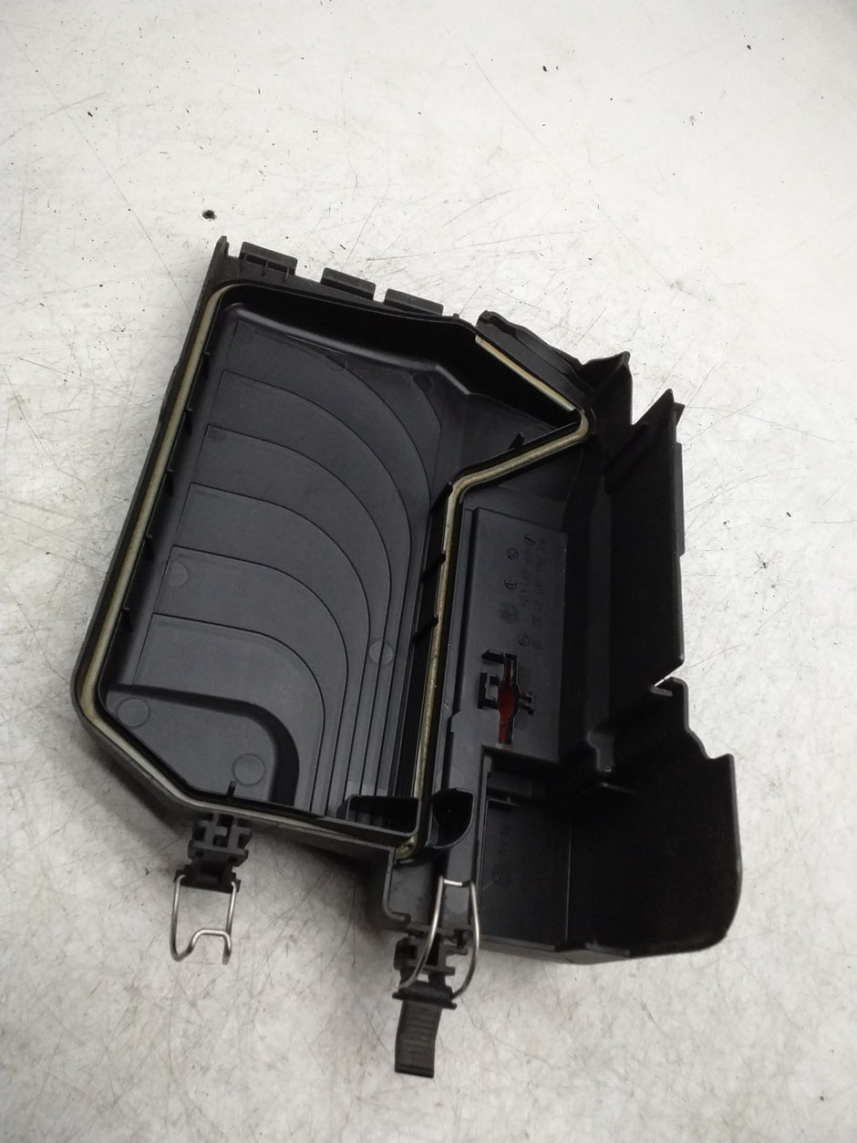MERCEDES BENZ  B-CLASS  W246 FUSE RELAY JUNCTION BOX LID A2465400182  FMF159
