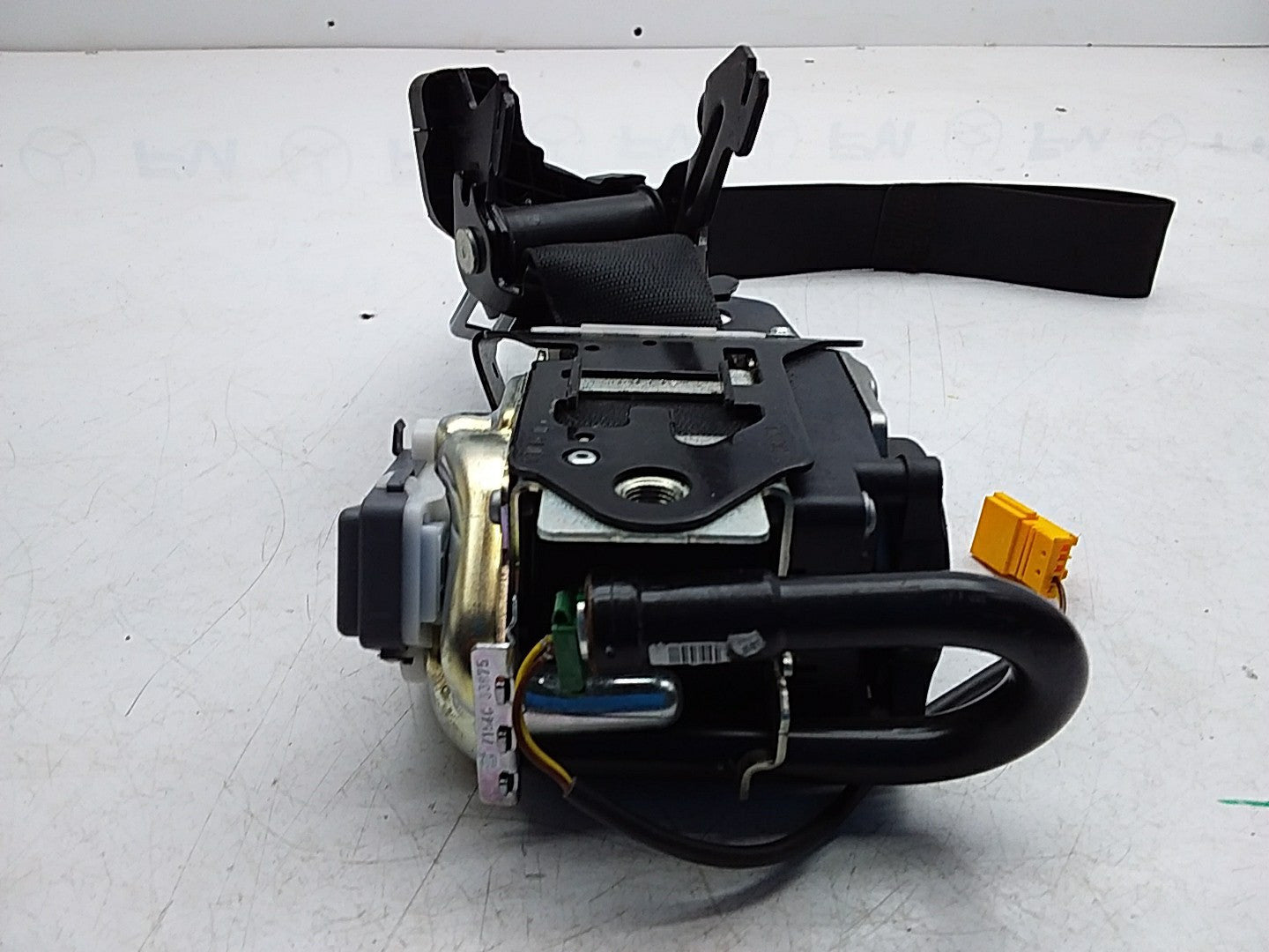 MERCEDES E-CLASS W238 SEAT BELT FRONT RIGHT DRIVER SIDE A2388602900 FMS250 OSF