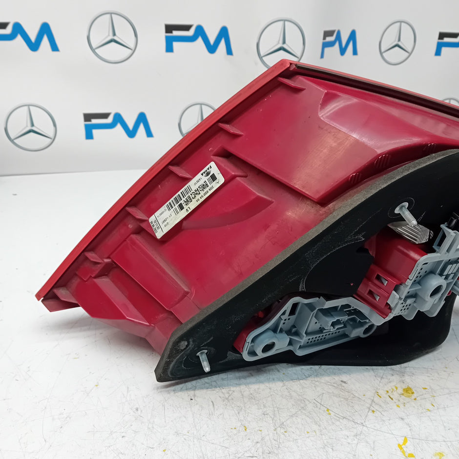 MERCEDES C-CLASS W204 PASSENGER SIDE NS REAR TAIL LIGHT A2048205464 2012 FMT122