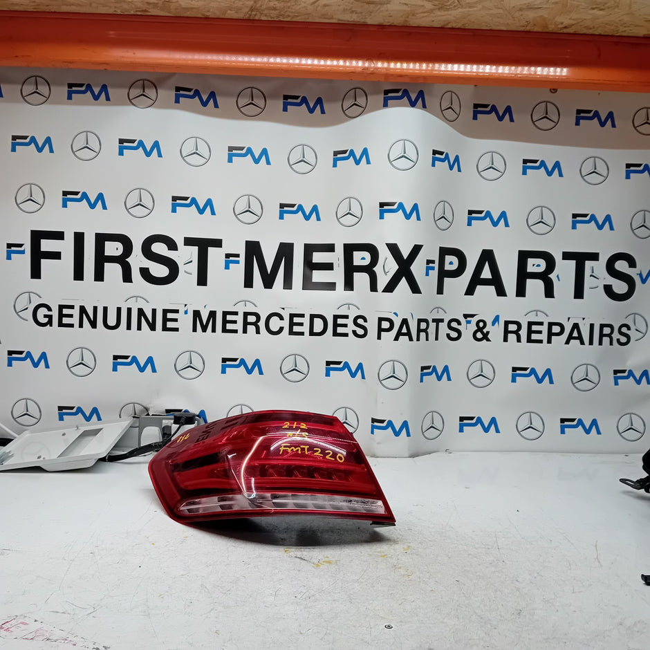 MERCEDES E-CLASS W212 PASSENGER SIDE LEFT NS REAR TAIL LIGHT A2129060703 FMT220