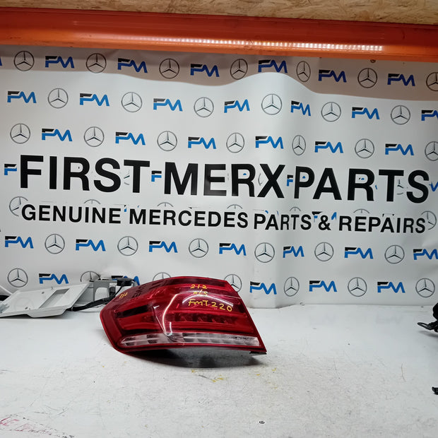 MERCEDES E-CLASS W212 PASSENGER SIDE LEFT NS REAR TAIL LIGHT A2129060703 FMT220