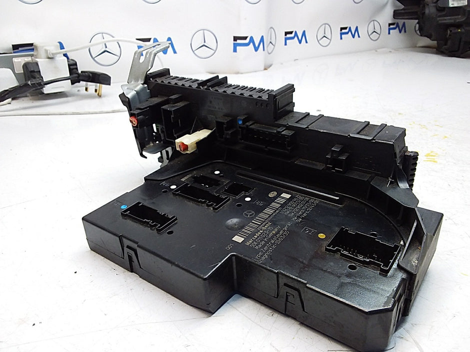 Mercedes E-CLASS W212 Fuse Box RELAY  A2129009622 FMF107