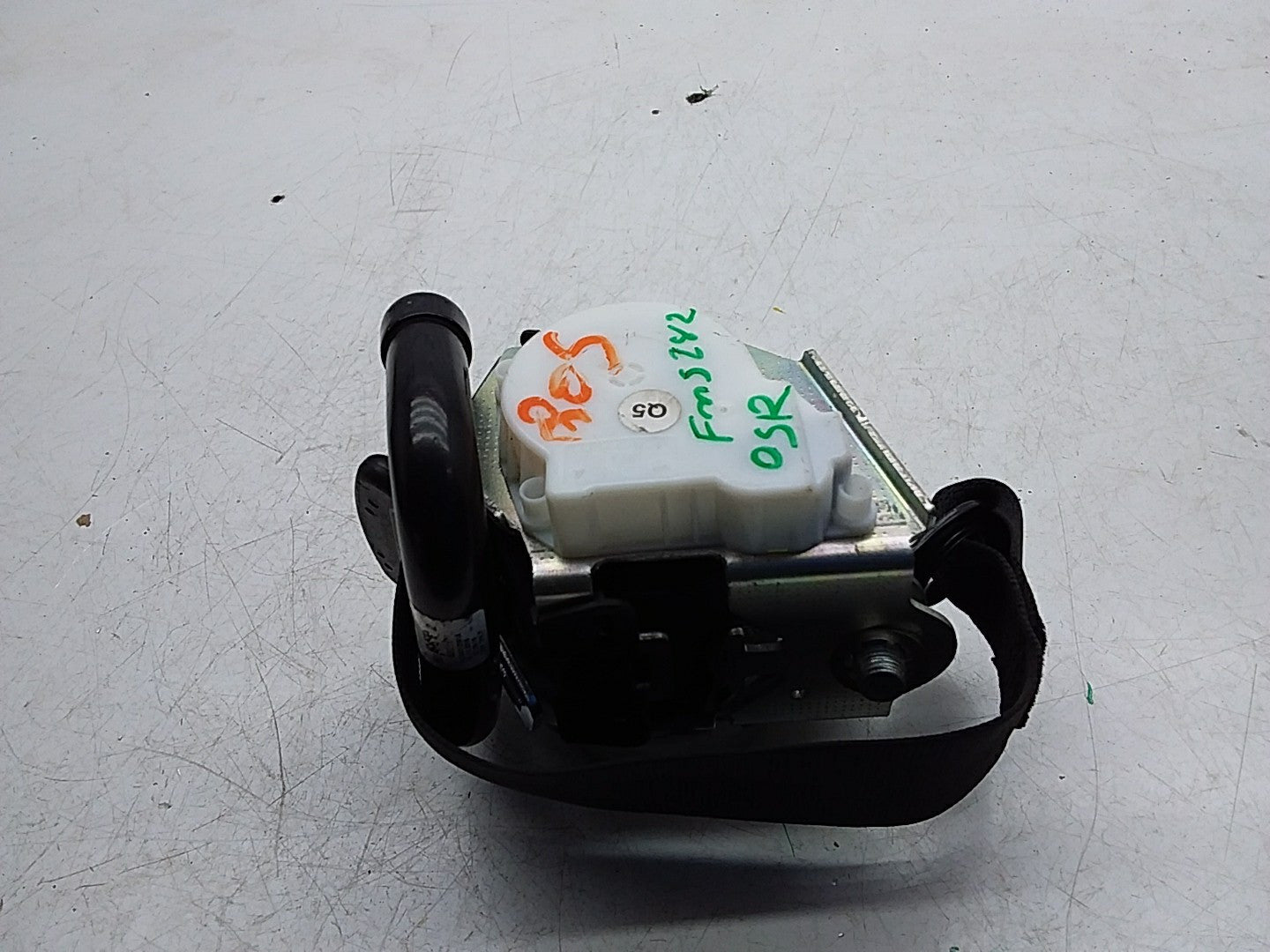 MERCEDES C-CLASS W205 SEAT BELT REAR RIGHT DRIVER SIDE A2058606685 FMS282 OSR
