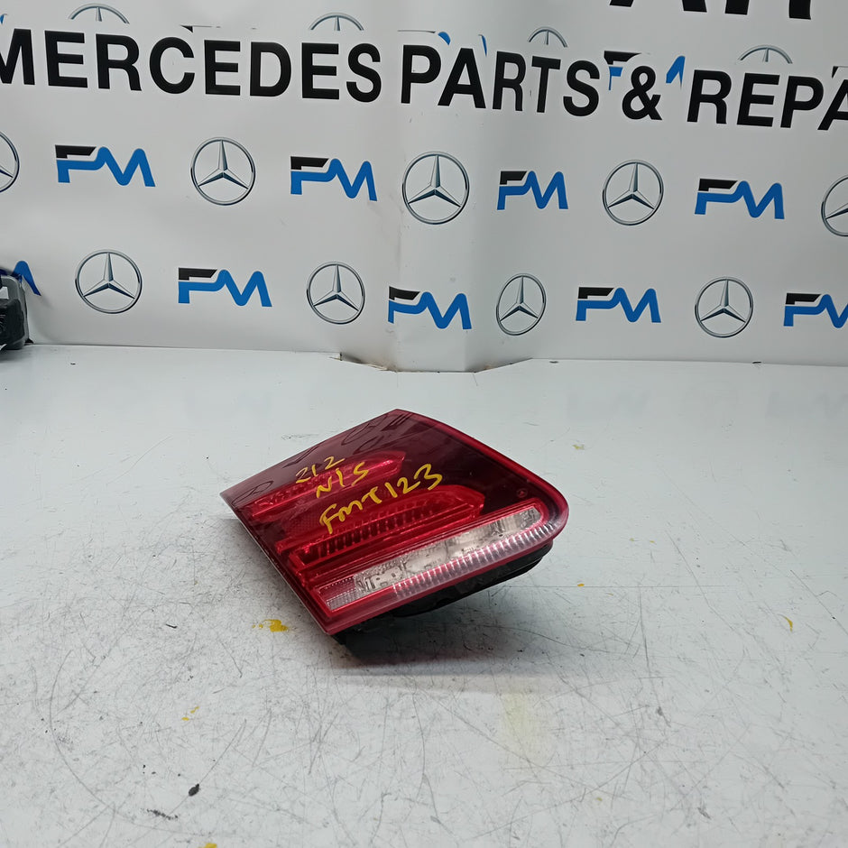 MERCEDES E-CLASS W212 PASSENGER SIDE NS REAR TAIL LIGHT FMT123
