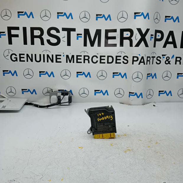 MERCEDES E-CLASS AIRBAG CONTROL MODULE W213 A2139000304 FM00913
