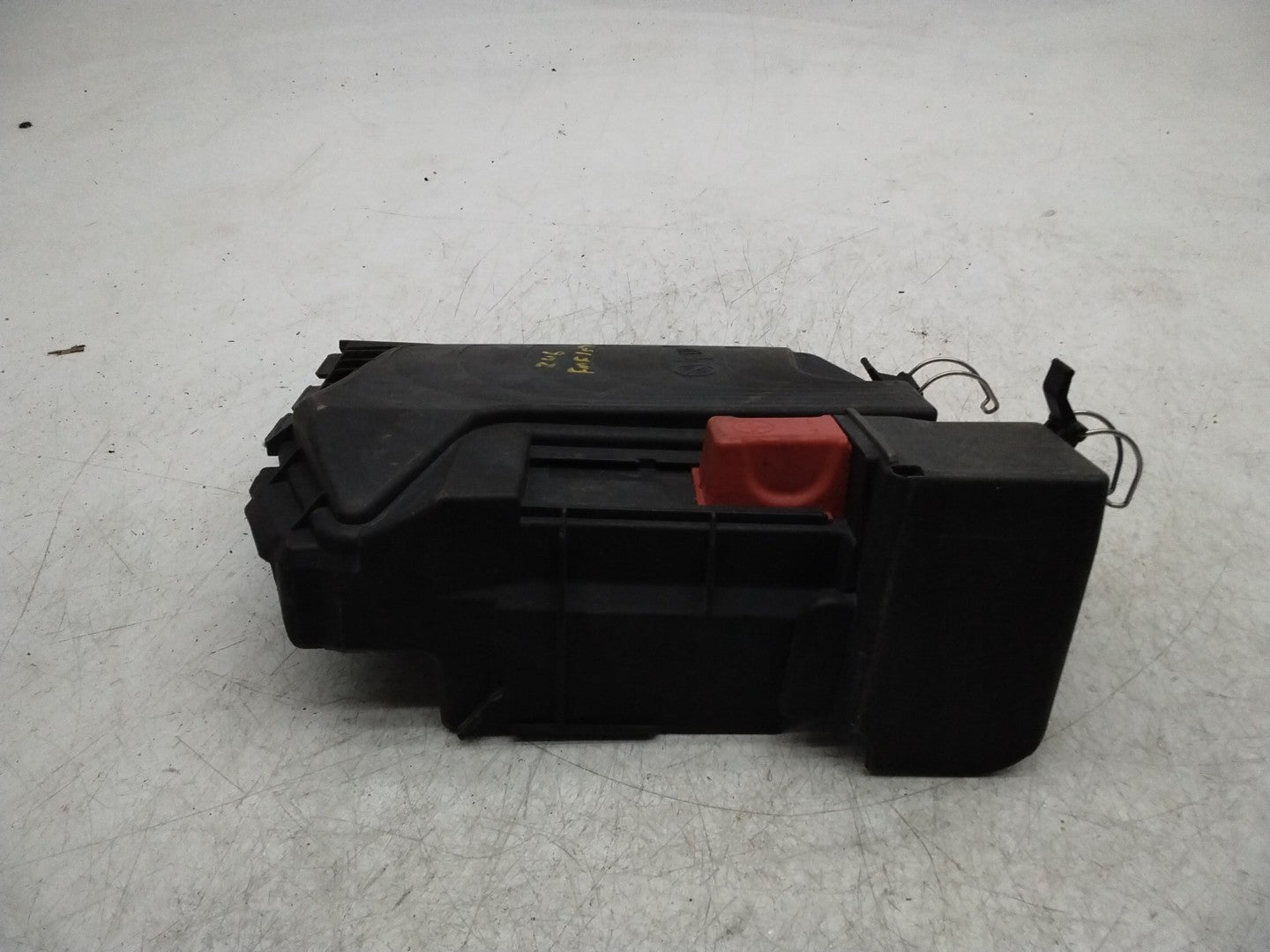 MERCEDES BENZ  B-CLASS  W246 FUSE RELAY JUNCTION BOX LID A2465400182  FMF157