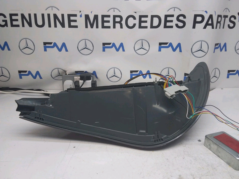 MERCEDES CLA CLASS W117 2013-19 REAR PASSENGER N/S TAIL LIGHT FMT91