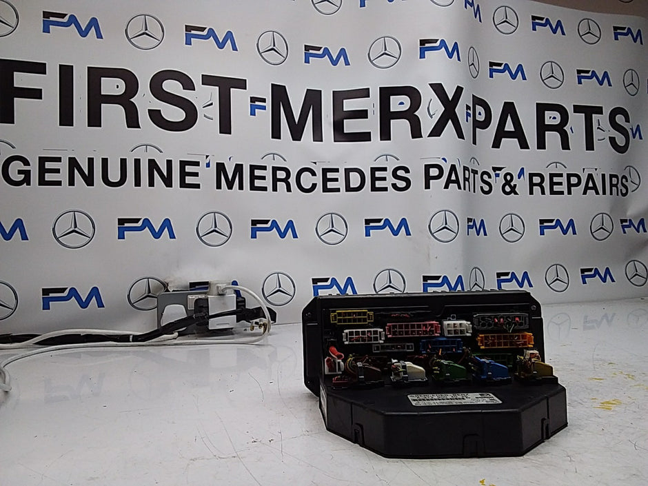 Mercedes E-CLASS W212 Fuse  Box RELAY A2129004025 FMF90