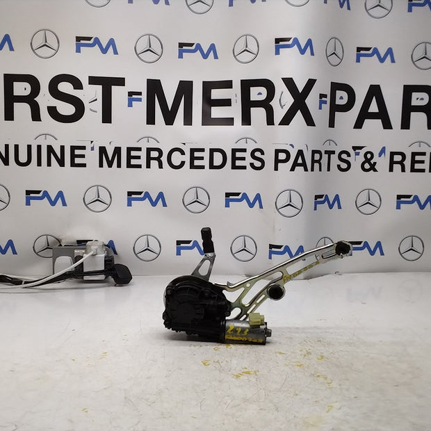 Mercedes C-CLASS W205 TAILGATE LIFT SOFT CLOSE 0390204 124 FM00748