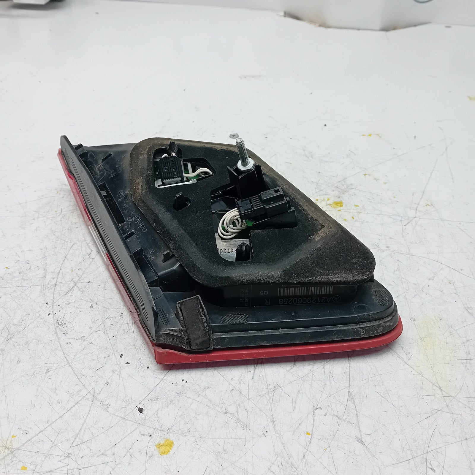 MERCEDES E-CLASS W212 DRIVER SIDE OS REAR TAIL LIGHT A2129060258 2012 FMT124