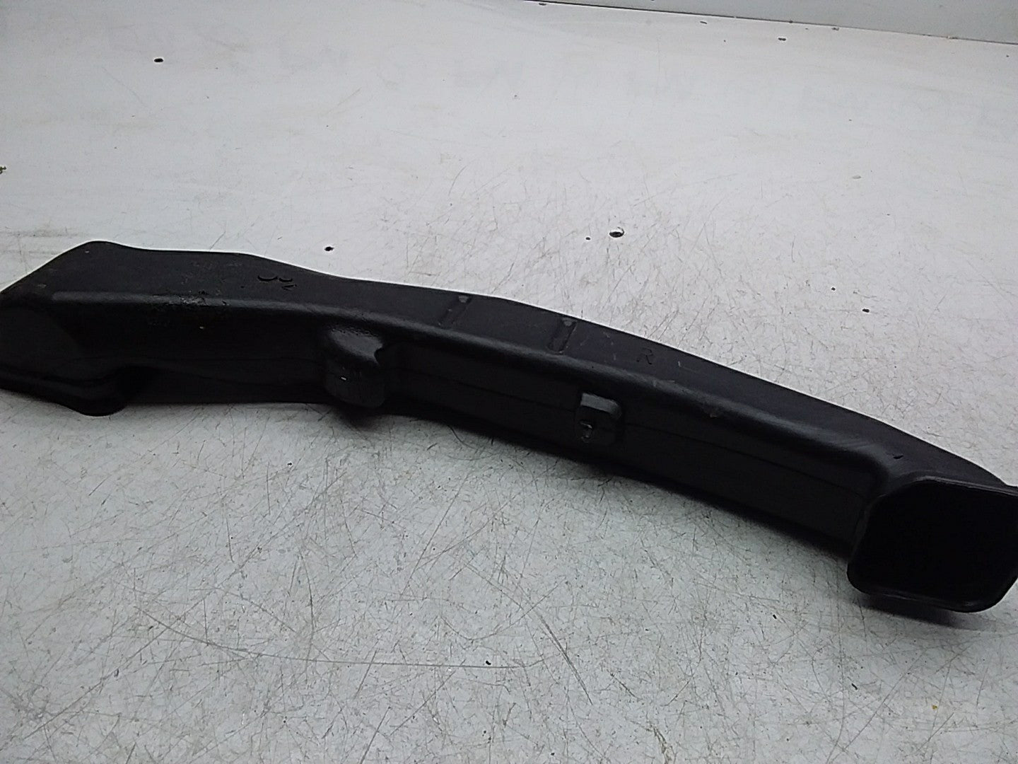 MERCEDES BENZ C-CLASS W205 AIR INTAKE TUBE A2058310600 FMI55