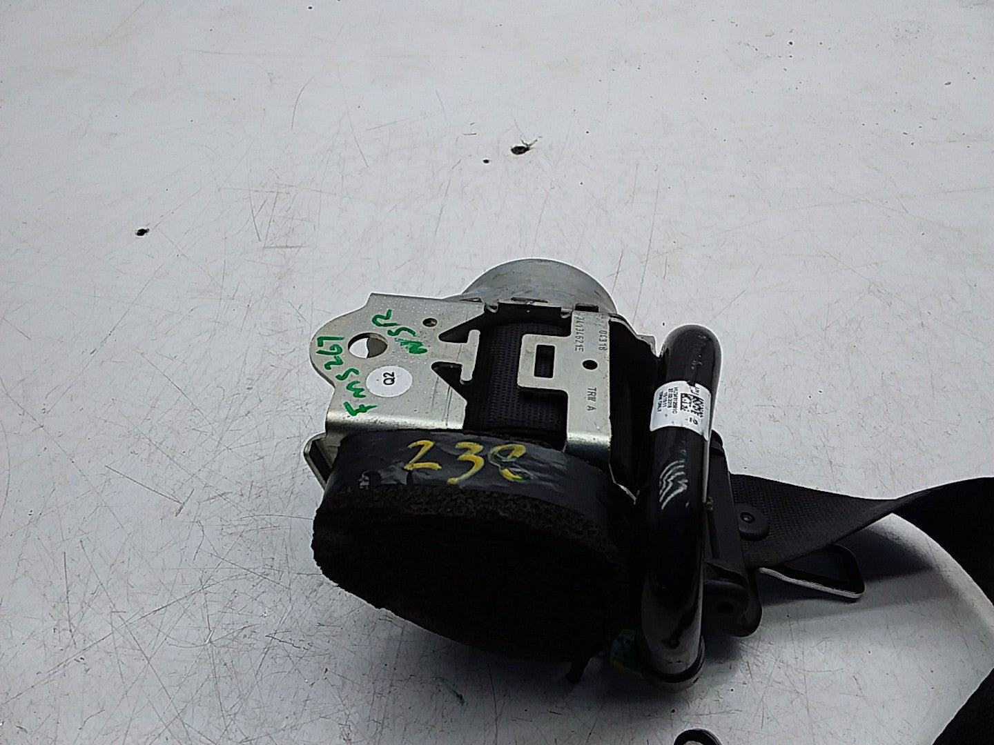 MERCEDES E-CLASS W238 SEAT BELT REAR LEFT PASSENGER SIDE A2388603500 FMS267 NSR