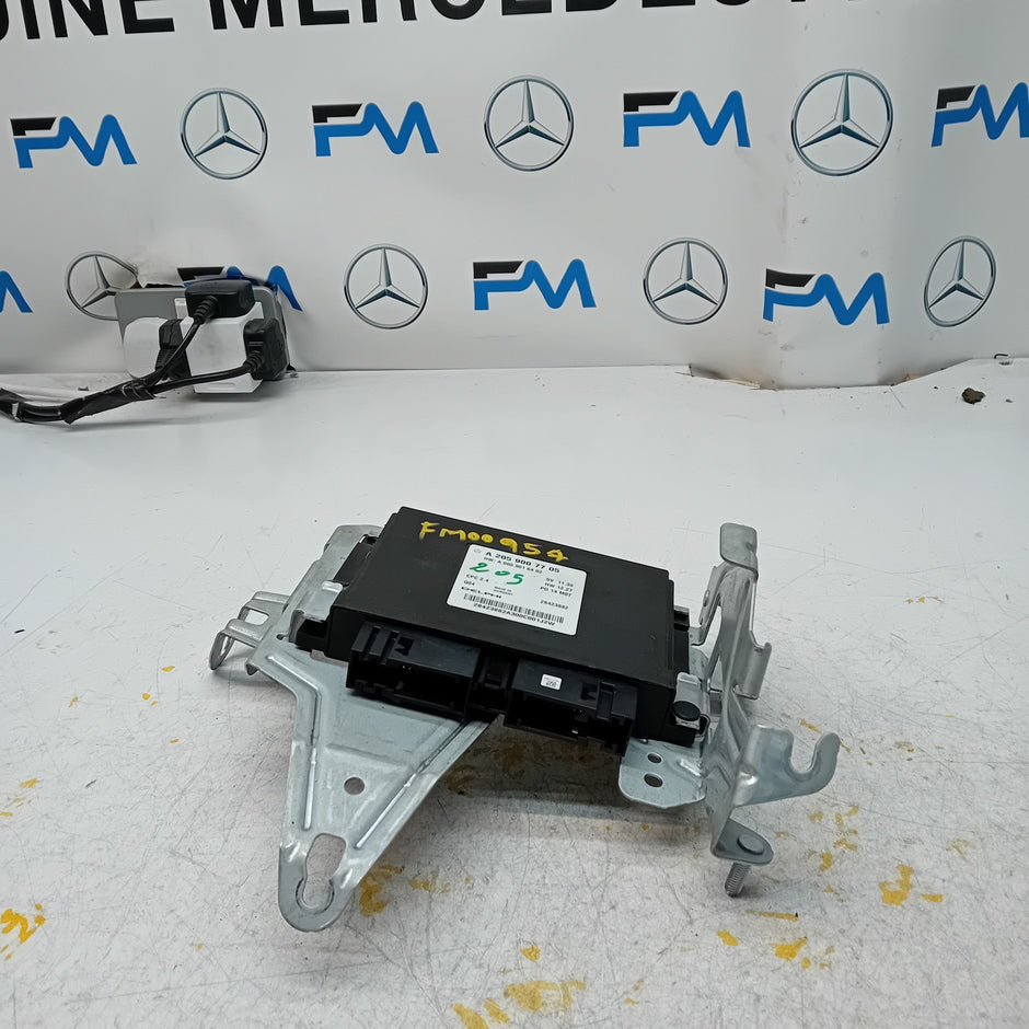 MERCEDES C-CLASS W205 GEARBOX CONTROL UNIT W205 A2059007705 FM00954
