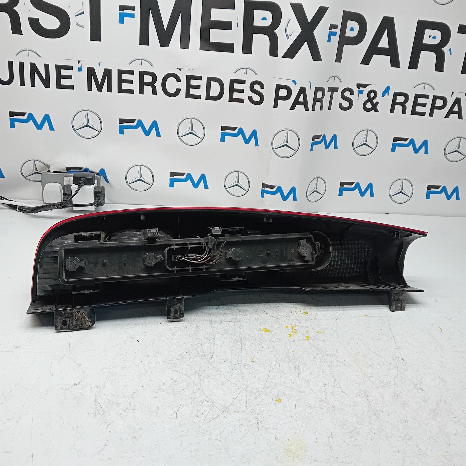 MERCEDES VITO W639 2004-14 DRIVER OS OUTER REAR TAIL LIGHT 964678-01 FMT152