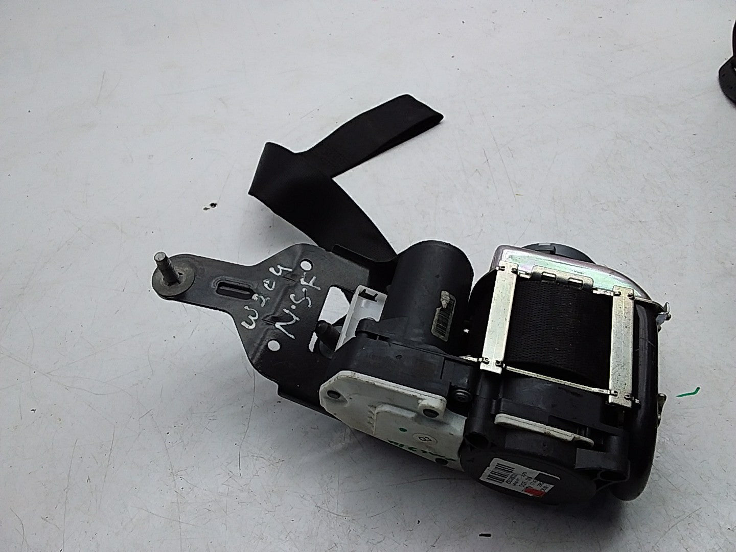 MERCEDES C-CLASS W204 SEAT BELT FRONT LEFT PASSENGER SIDE A2048601985 FMS214 NSF
