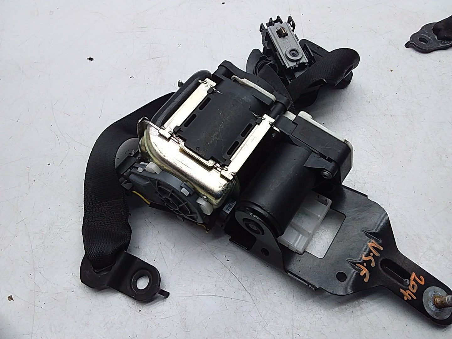 MERCEDES C-CLASS W204 SEAT BELT FRON  LEFT PASSENGER SIDE A2048602185 FMS206 NSF