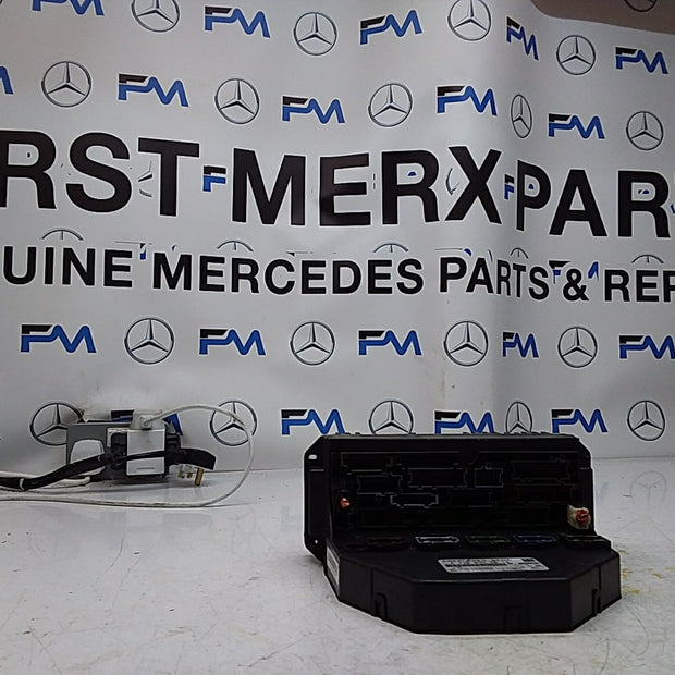 Mercedes E-CLASS W212 Fuse  Box RELAY A2129003614 FMF99