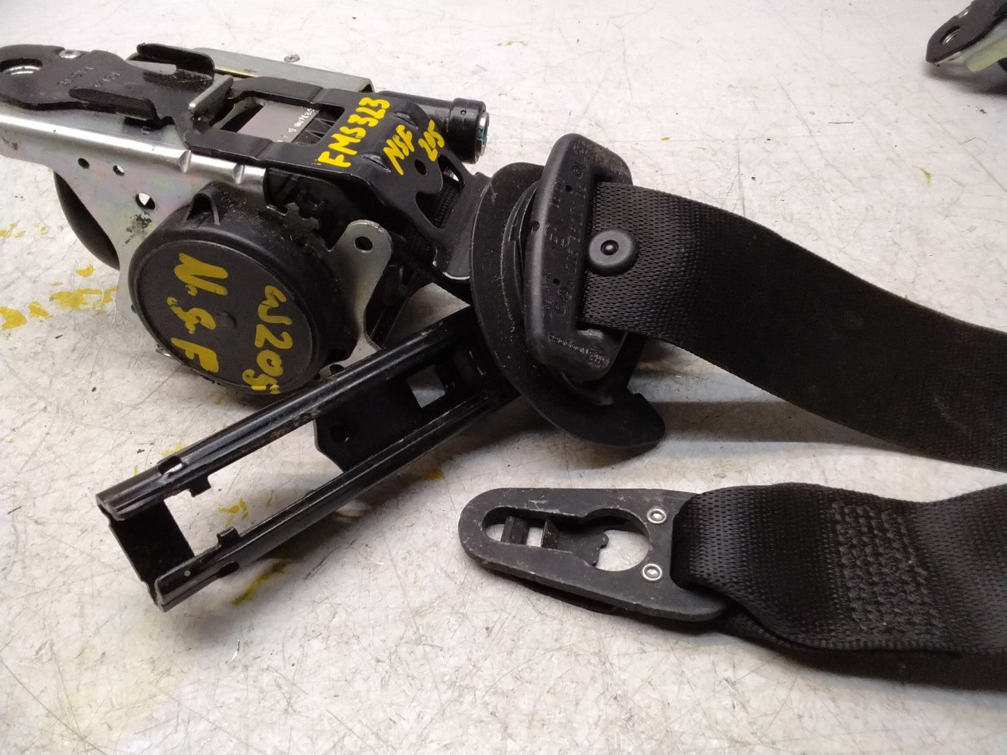 MERCEDES C-CLASS W205 SEAT BELT FRONT PASSENGER LEFT SIDE A2058600185 FMS323 NSF
