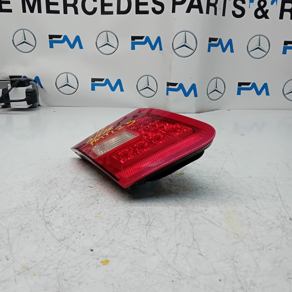 MERCEDES E-CLASS W212 DRIVER SIDE OS REAR TAIL LIGHT A2129060358 2012 FMT125
