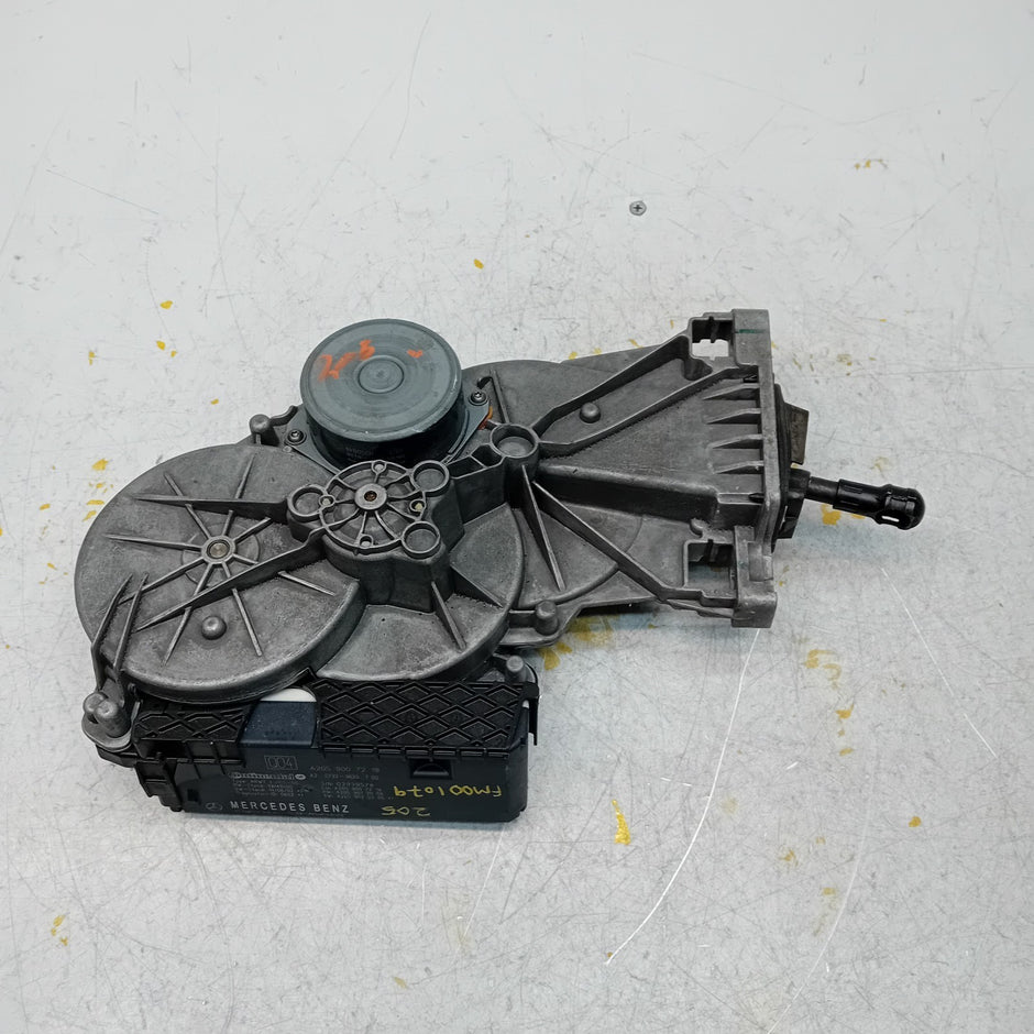 Mercedes C-CLASS W205 TAILGATE BOOT LIFT MOTOR FM00596 A2059007218 FM001079