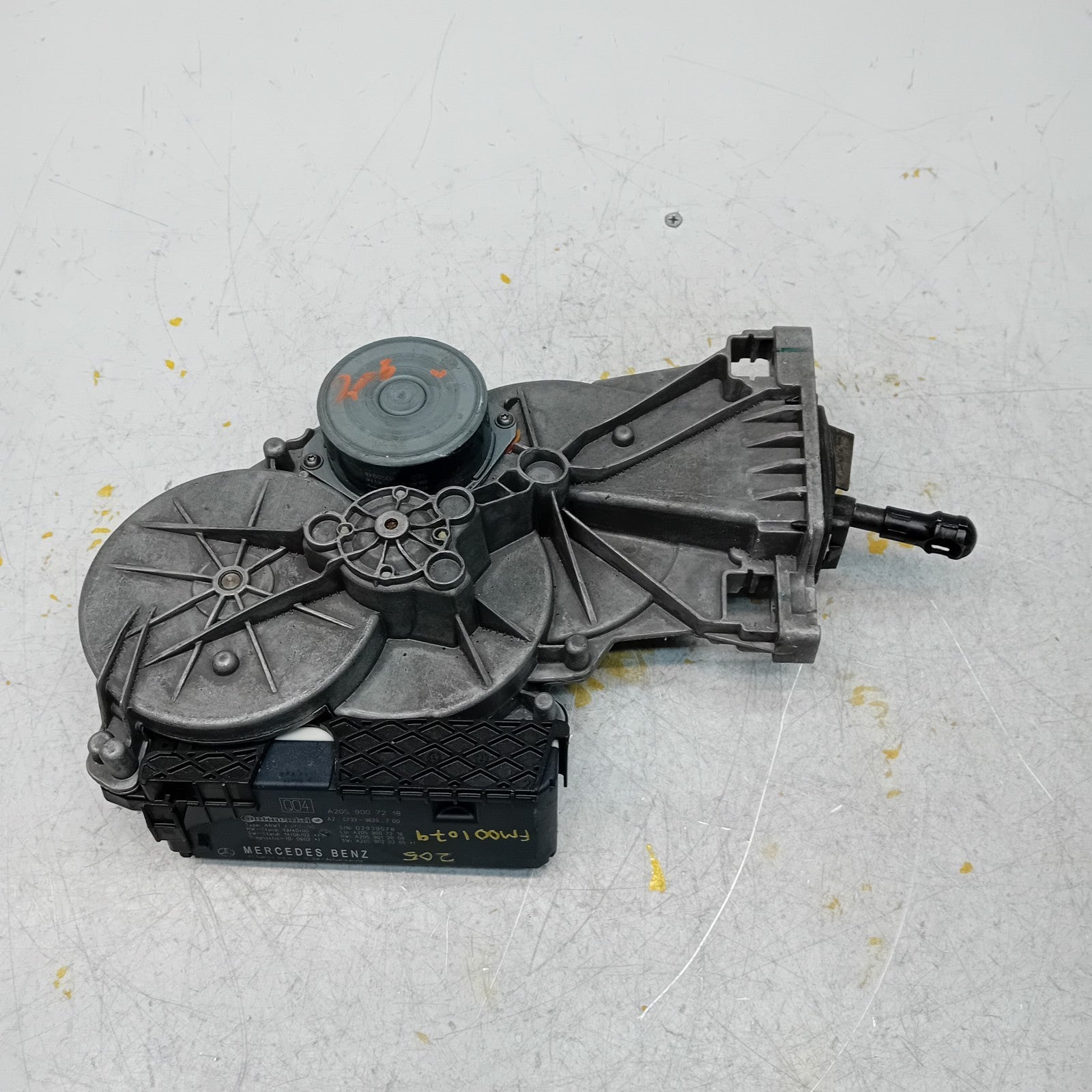 Mercedes C-CLASS W205 TAILGATE BOOT LIFT MOTOR FM00596 A2059007218 FM001079