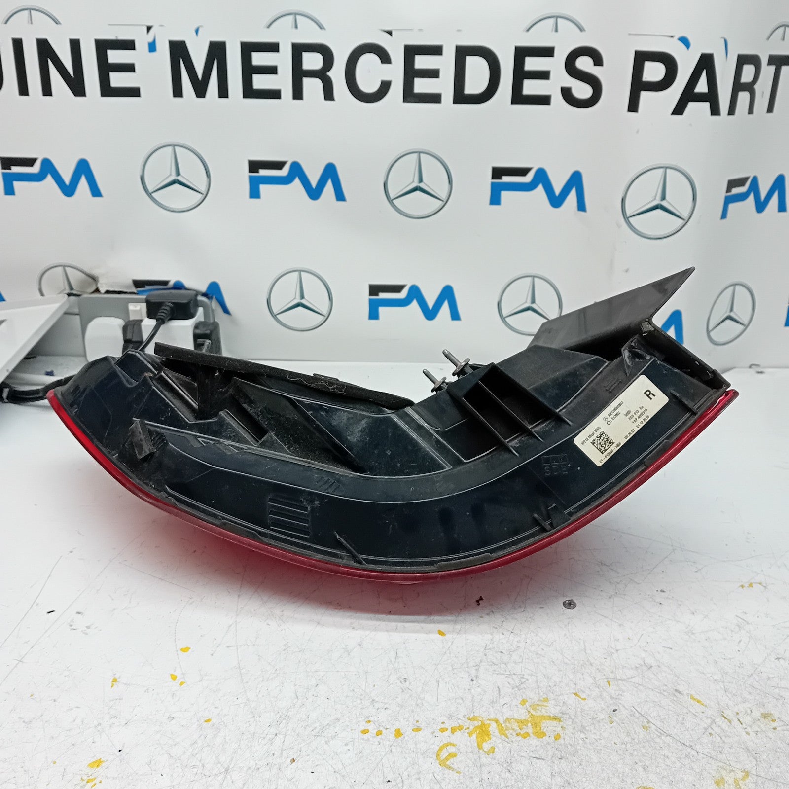 MERCEDES E-CLASS W212 DRIVER SIDE RIGHT OS REAR TAIL LIGHT A2129060803 FMT219