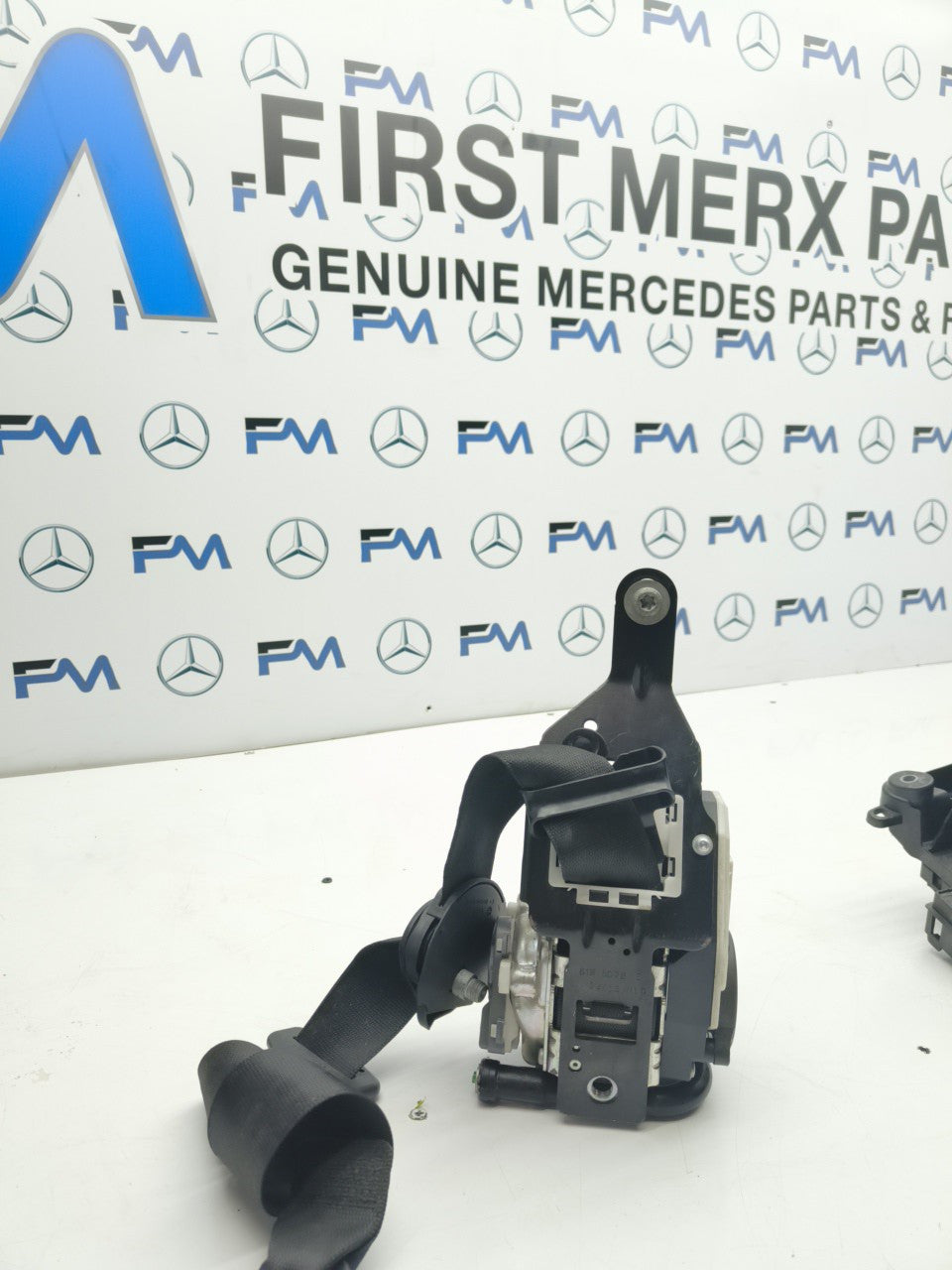 MERCEDES E CLASS W212  SEAT BELT FRONT LEFT PASSENGER SIDE A2128609185 FMS21 NSF