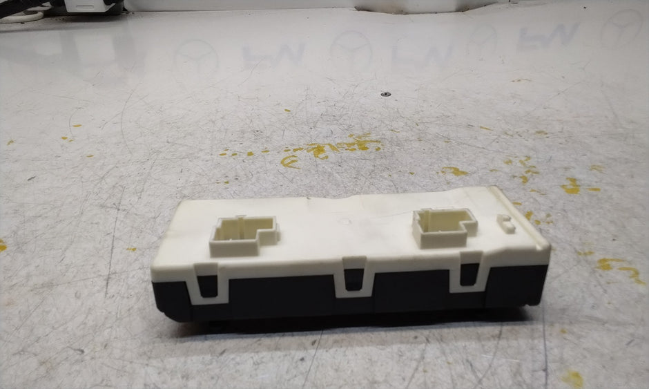 MERCEDES E-CLASS TAILGATE CONTROL MODULE W213 A2139004711 FM001035
