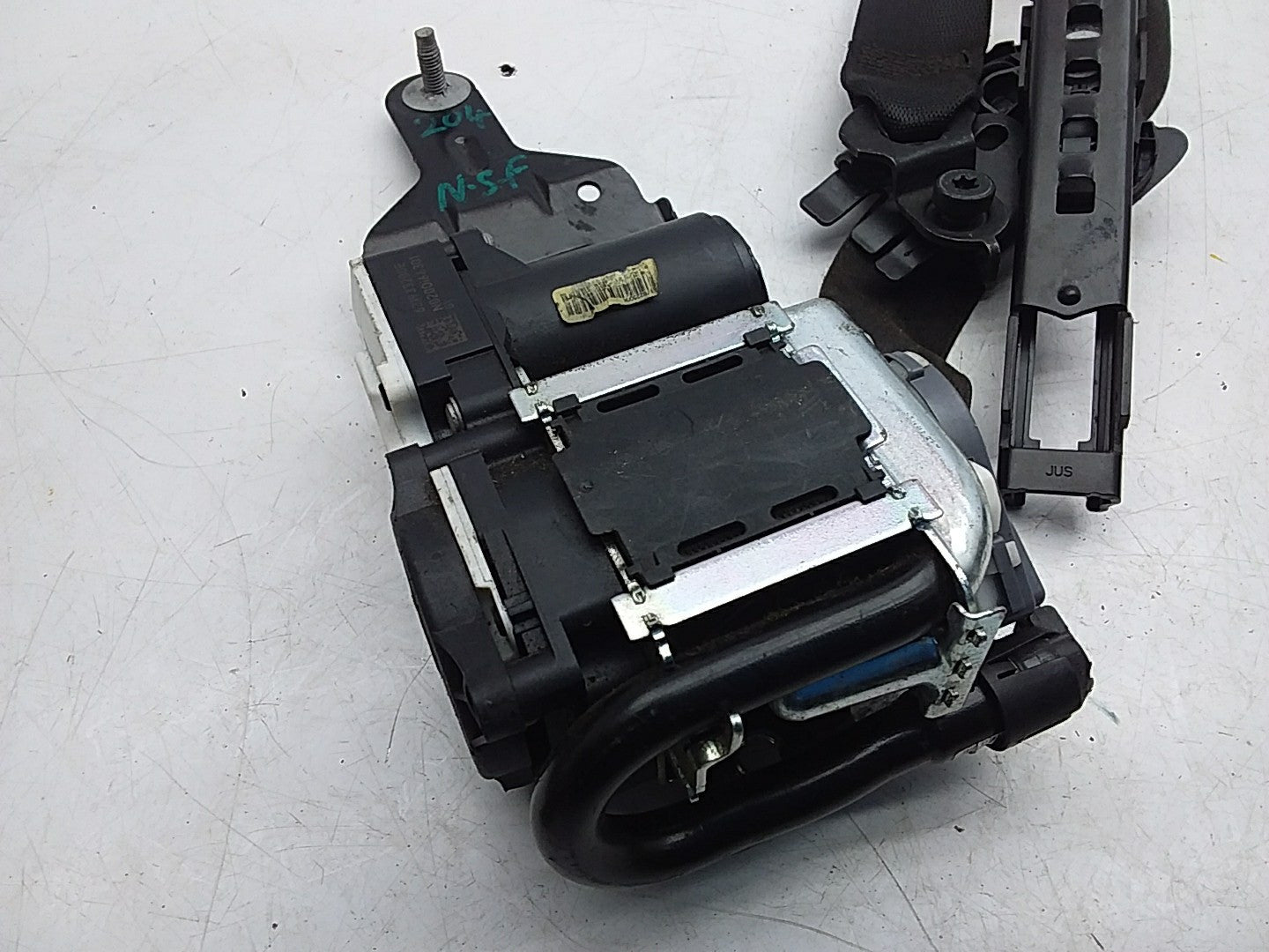 MERCEDES C-CLASS W204 SEAT BELT FRONT LEFT PASSENGER SIDE A2048680022 FMS204 NSF