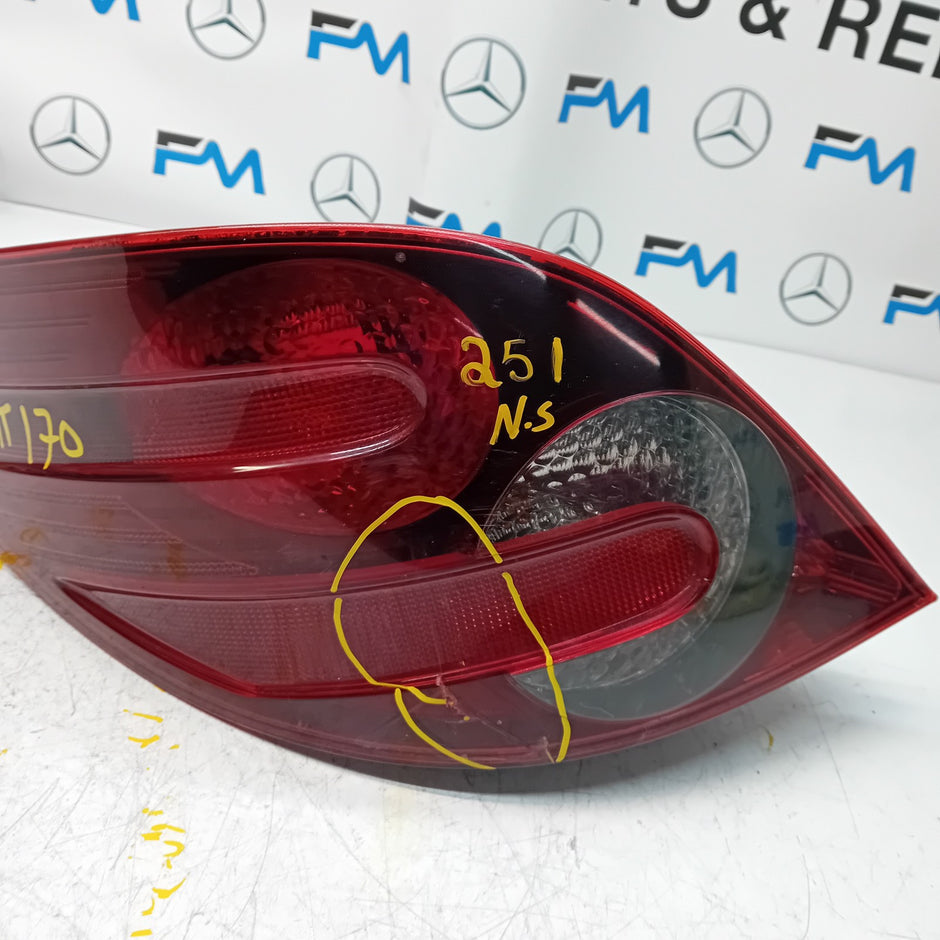 MERCEDES R-CLASS W251 PASSENGER SIDE NS REAR TAIL LIGHT FMT170 (Damaged)