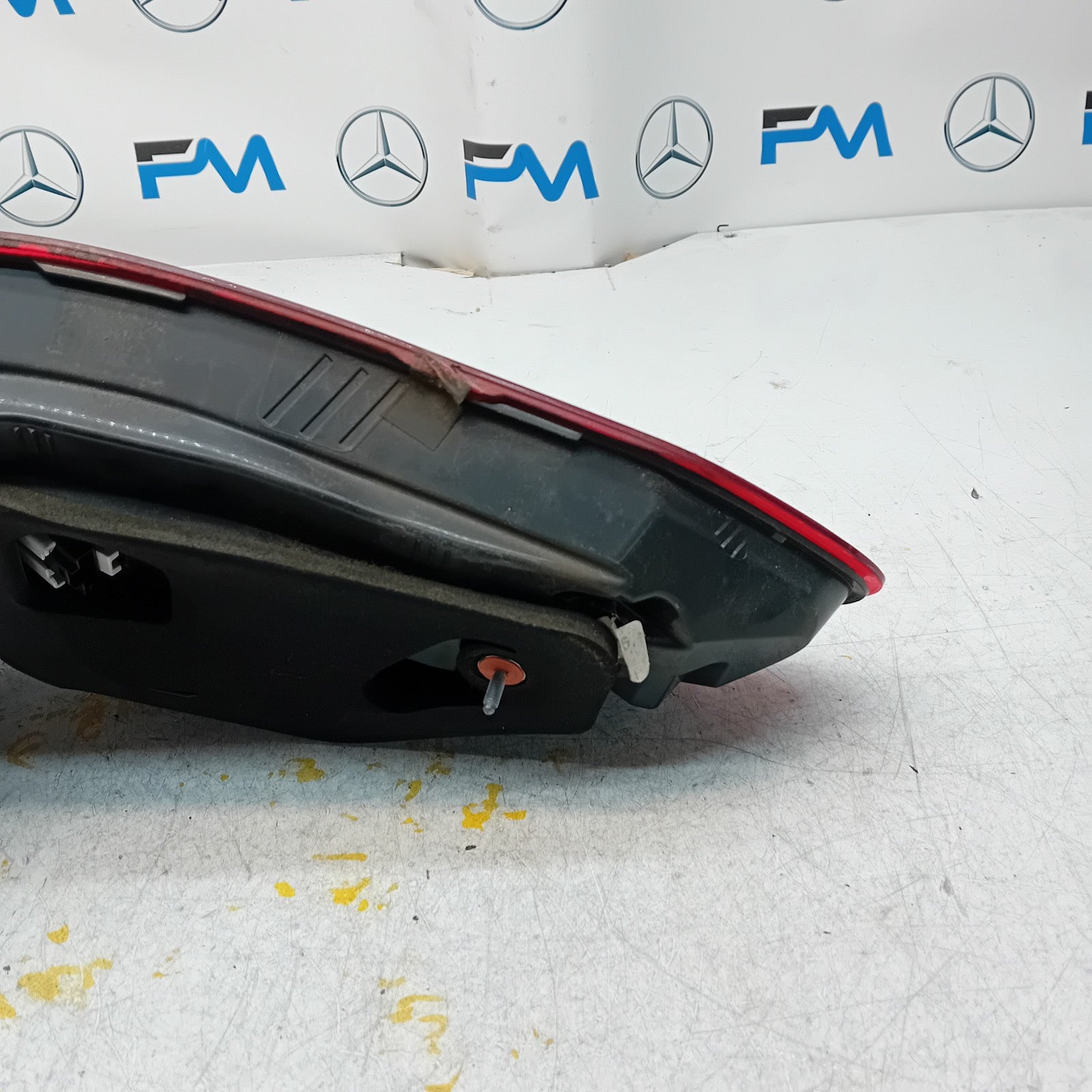 MERCEDES E-CLASS W212 PASSENGER SIDE LEFT NS REAR TAIL LIGHT A2129060703 FMT220