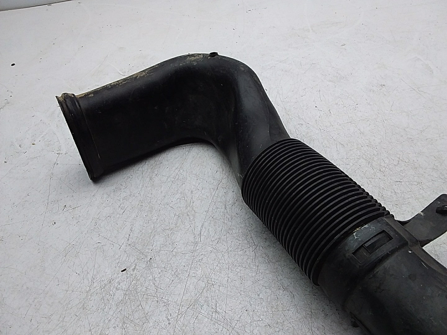 MERCEDES BENZ E-CLASS W212 AIR INTAKE TUBE A6510903437 FMI40