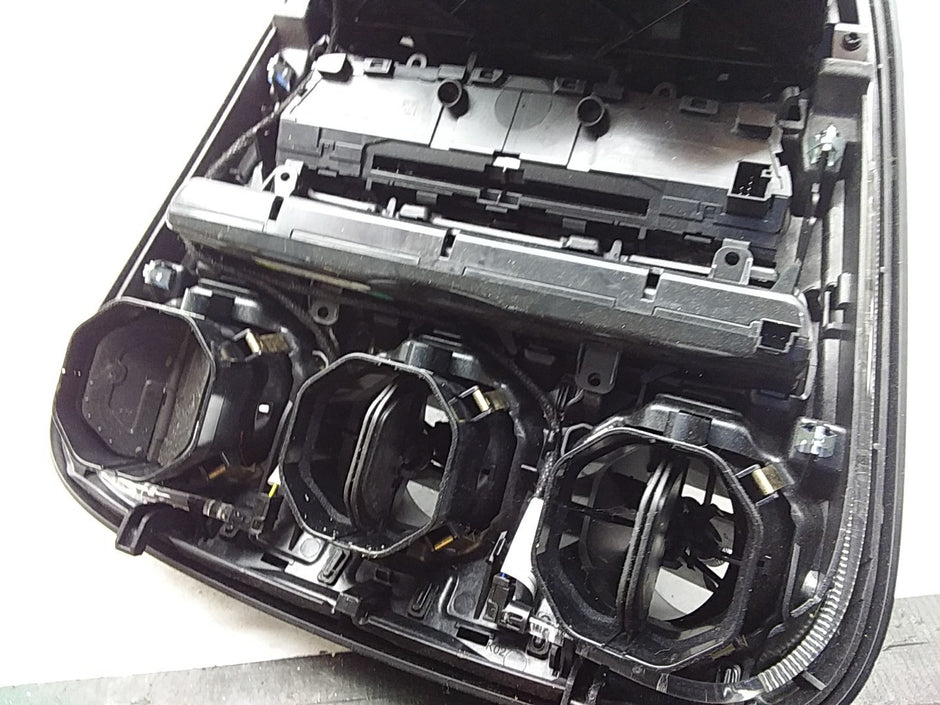 2014 ONWARDS MERCEDES C-CLASS W205 CENTRE  CONSOLE  A2056807210 FMK15 (DAMAGED)
