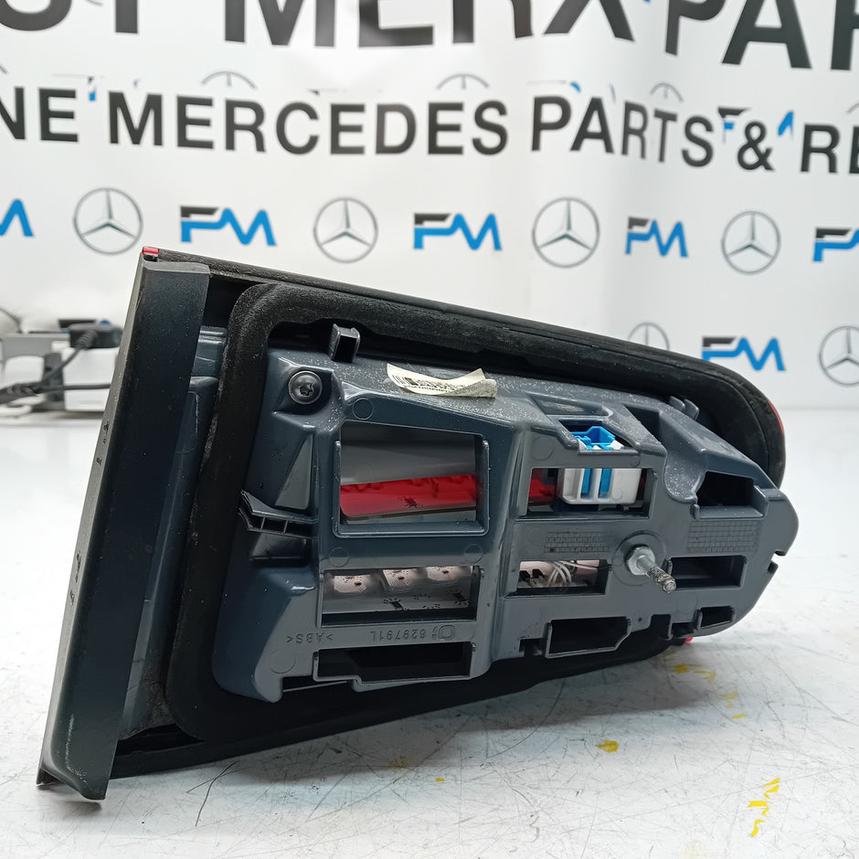 MERCEDES GLC W253 PASSENGER SIDE NS REAR TAIL LIGHT A2539068100 2016 FMT164